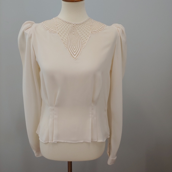 Vintage Tops - VTG SAN ANDRE Nipped Waist Ivory, Lace Blouse, M